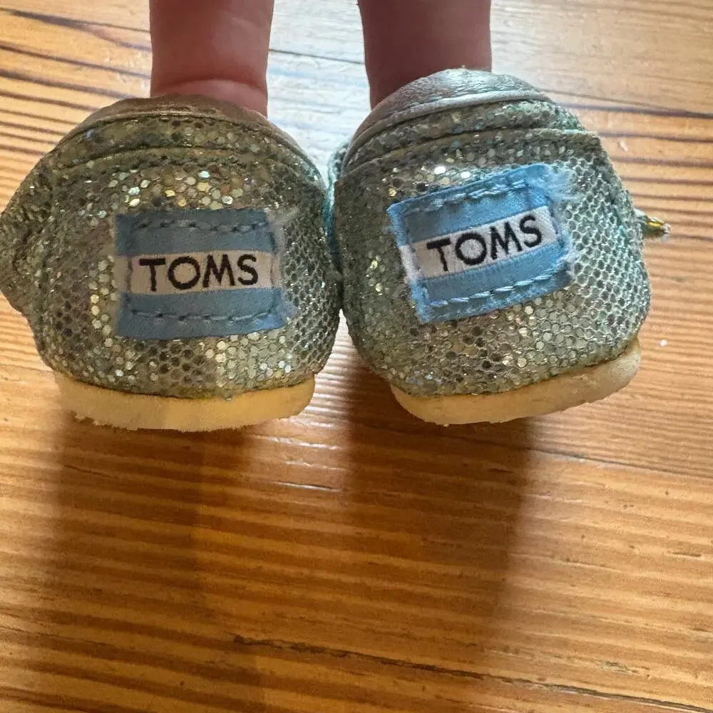 TOMS classic blue glitter slip‎ on flat baby shoes SIZE 2